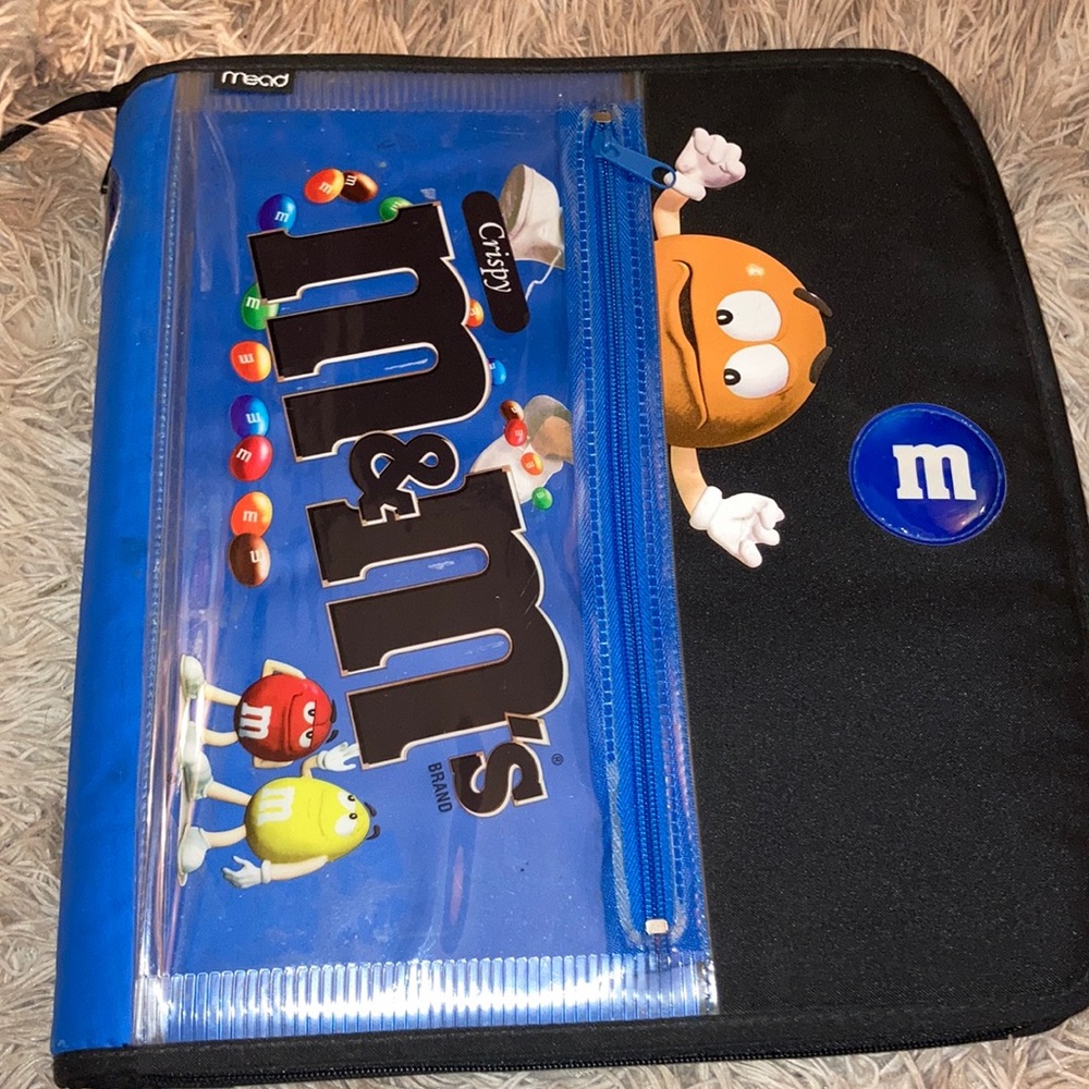 M&Ms Mead zipper three ring binder